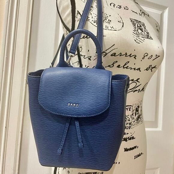 DKNY MINI BACKPACK CROSSBODY BAG LEATHER NAVY BLUE VERSATILE AESTHETIC - Picture 12 of 12